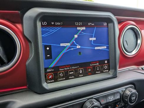 Used 2021 Jeep Wrangler Rubicon AWD/4WD image 25
