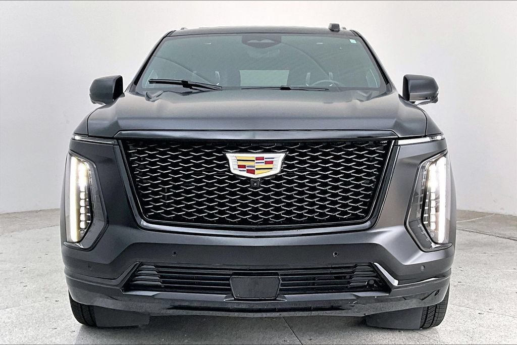 Used 2025 Cadillac Escalade Sport Platinum AWD/4WD image 3