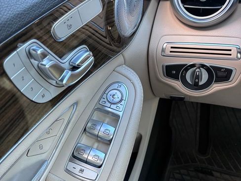 Used 2019 Mercedes-Benz C 300 4MATIC Sedan image 27