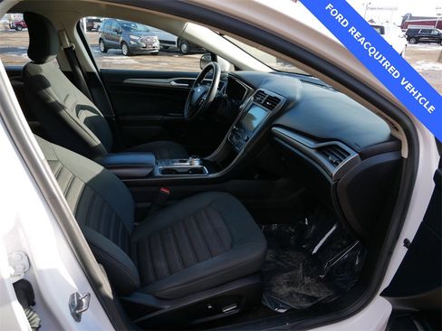 Used 2019 Ford Fusion SE image 8