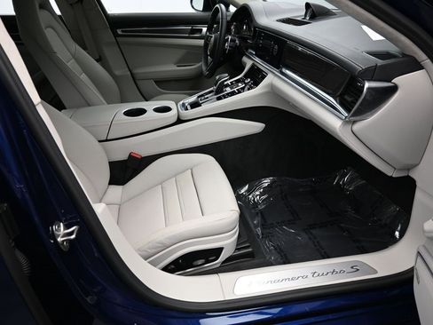 Used 2022 Porsche Panamera Turbo S image 30