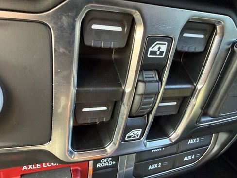 Used 2024 Jeep Gladiator Mojave w/ Safety Group image 27