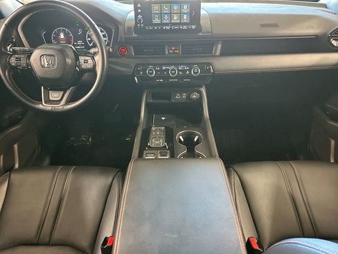 Used 2024 Honda Pilot TrailSport image 4