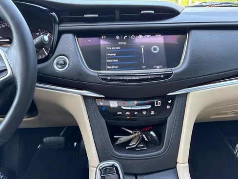 Used 2017 Cadillac XT5 Premium Luxury FWD image 21