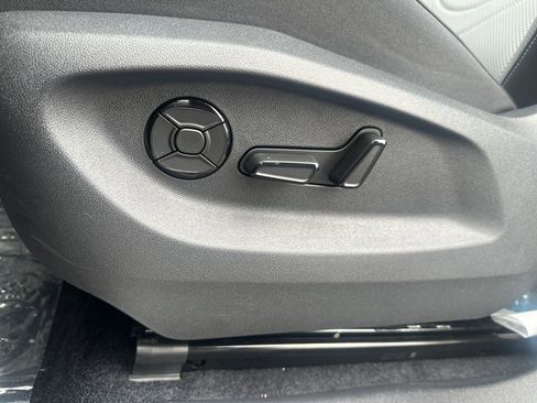 New 2026 Volkswagen Tiguan SE R-Line image 4