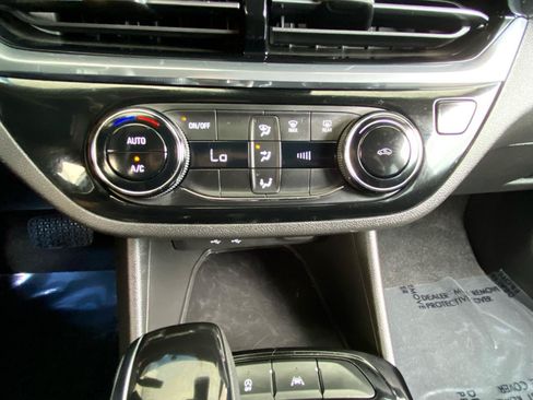 Used 2025 Buick Envista Sport Touring FWD image 38