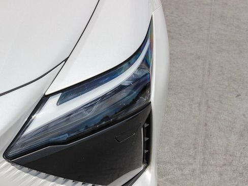Certified 2023 Lexus RZ 450e Premium w/ Technology Package AWD/4WD image 9