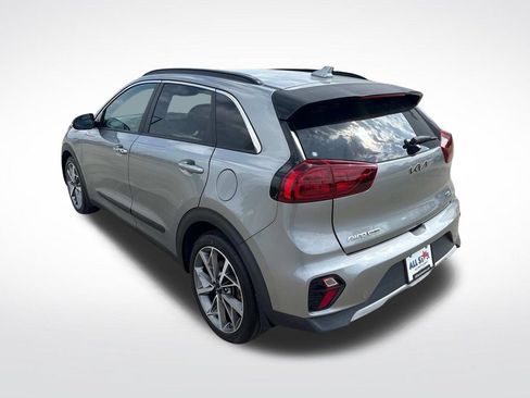 Used 2022 Kia Niro Touring Special Edition FWD image 7