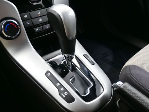 Used 2014 Chevrolet Cruze LS image 20