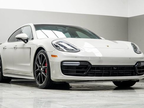 Used 2020 Porsche Panamera GTS image 6