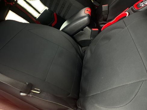 Used 2015 Jeep Wrangler Unlimited Sport w/ Quick Order Package 24S AWD/4WD image 24