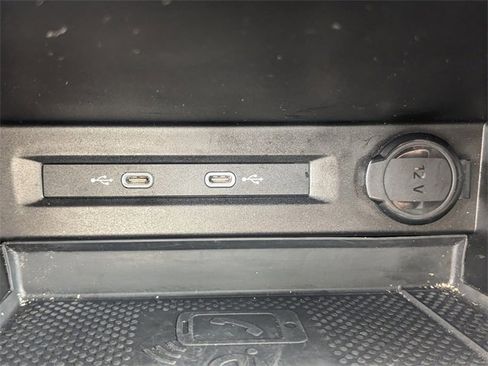 Used 2022 Volkswagen Tiguan SE image 24