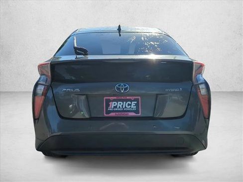 Used 2018 Toyota Prius Four image 6