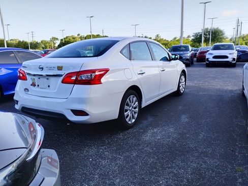 Used 2018 Nissan Sentra S FWD image 2