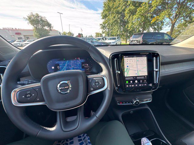 Used 2026 Volvo XC40 B5 Ultra w/ Climate Package AWD/4WD image 13