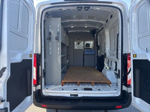 Used 2020 Ford Transit 250 Medium Roof image 23