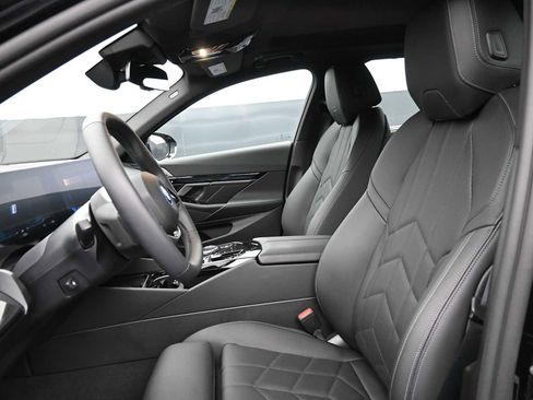 Used 2026 BMW i5 eDrive40 w/ Executive Package RWD image 10