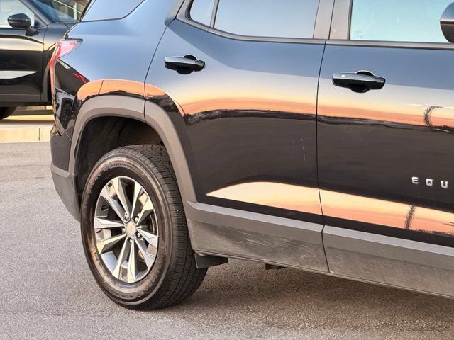 Used 2026 Chevrolet Equinox LT FWD image 5