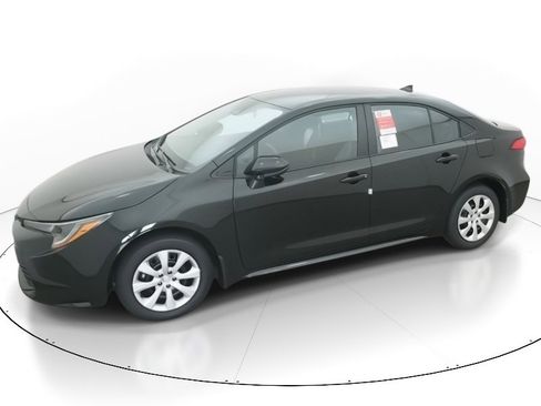 New 2026 Toyota Corolla LE image 2