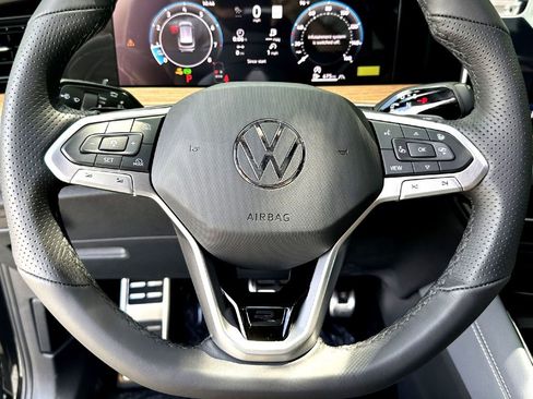 New 2026 Volkswagen Tiguan SEL R-Line AWD/4WD image 11