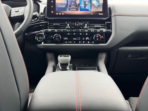 New 2026 Nissan Pathfinder SV image 25