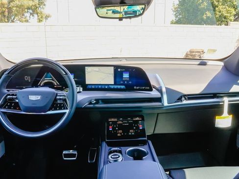 New 2027 Cadillac Vistiq Sport AWD/4WD image 11