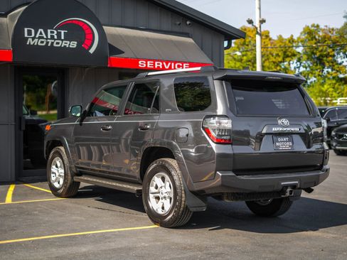 Used 2019 Toyota 4Runner SR5 Premium image 4