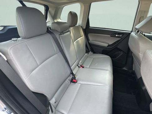 Used 2015 Subaru Forester 2.5i Limited w/ Popular Package #2 AWD/4WD image 18