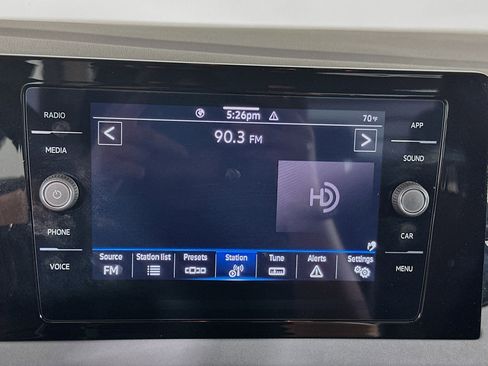 Used 2026 Volkswagen Jetta SE FWD image 21