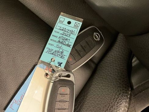 Used 2023 Nissan Pathfinder SL image 39
