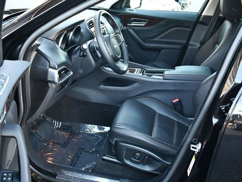 Used 2018 Jaguar F-PACE Prestige image 42