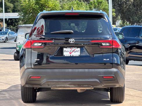 Used 2025 Toyota Grand Highlander AWD image 5