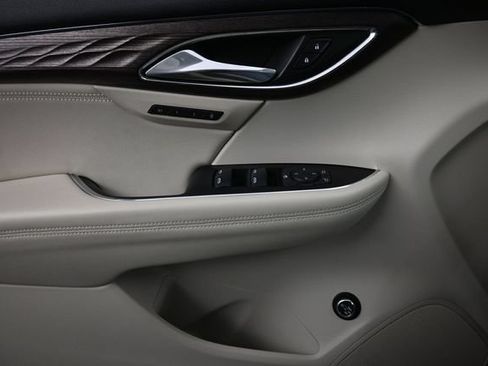 Used 2022 Buick Envision Avenir w/ Technology Package II AWD/4WD image 27