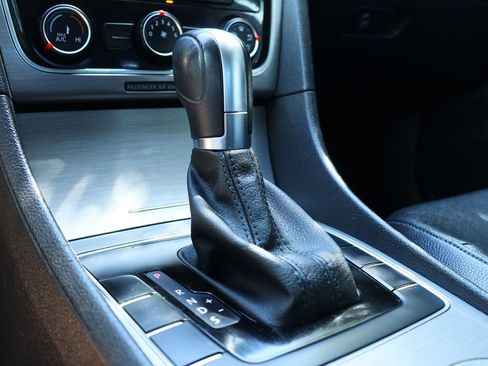 Used 2015 Volkswagen Passat 1.8T SE image 50