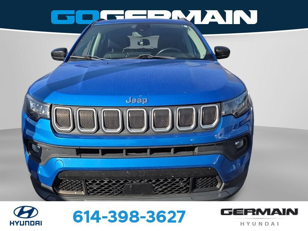 Used 2022 Jeep Compass Latitude w/ Sun and Sound Group AWD/4WD image 2