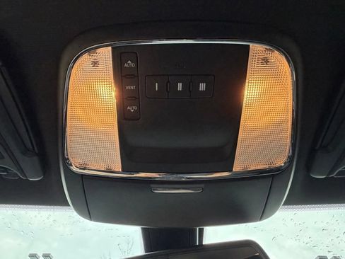 Certified 2016 Dodge Charger SXT w/ Blacktop Package RWD image 31