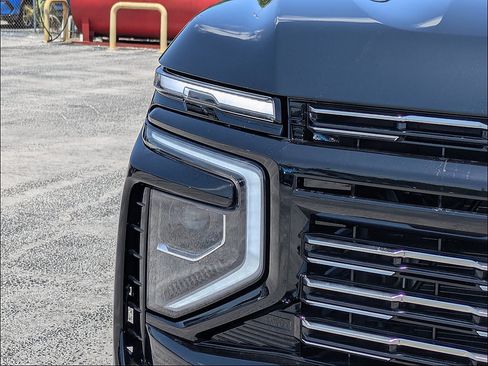 New 2026 Chevrolet Suburban High Country AWD/4WD image 10