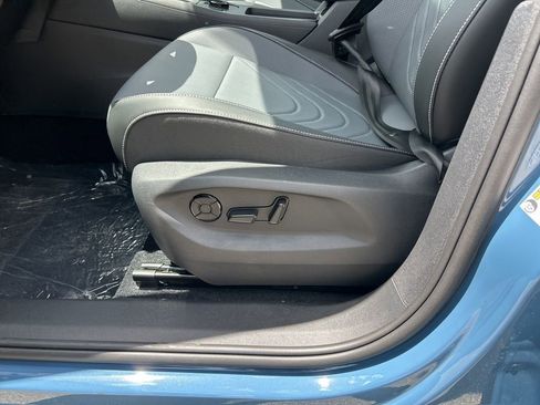 New 2026 Volkswagen Tiguan SE FWD image 16