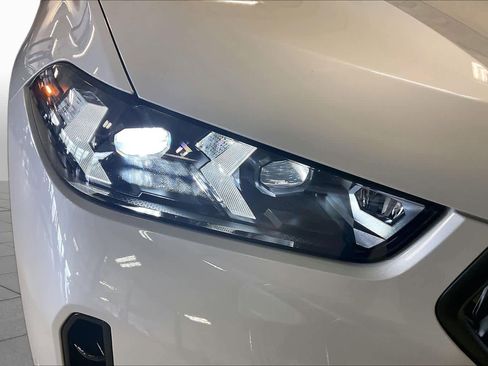New 2027 BMW X6 xDrive40i AWD/4WD image 13