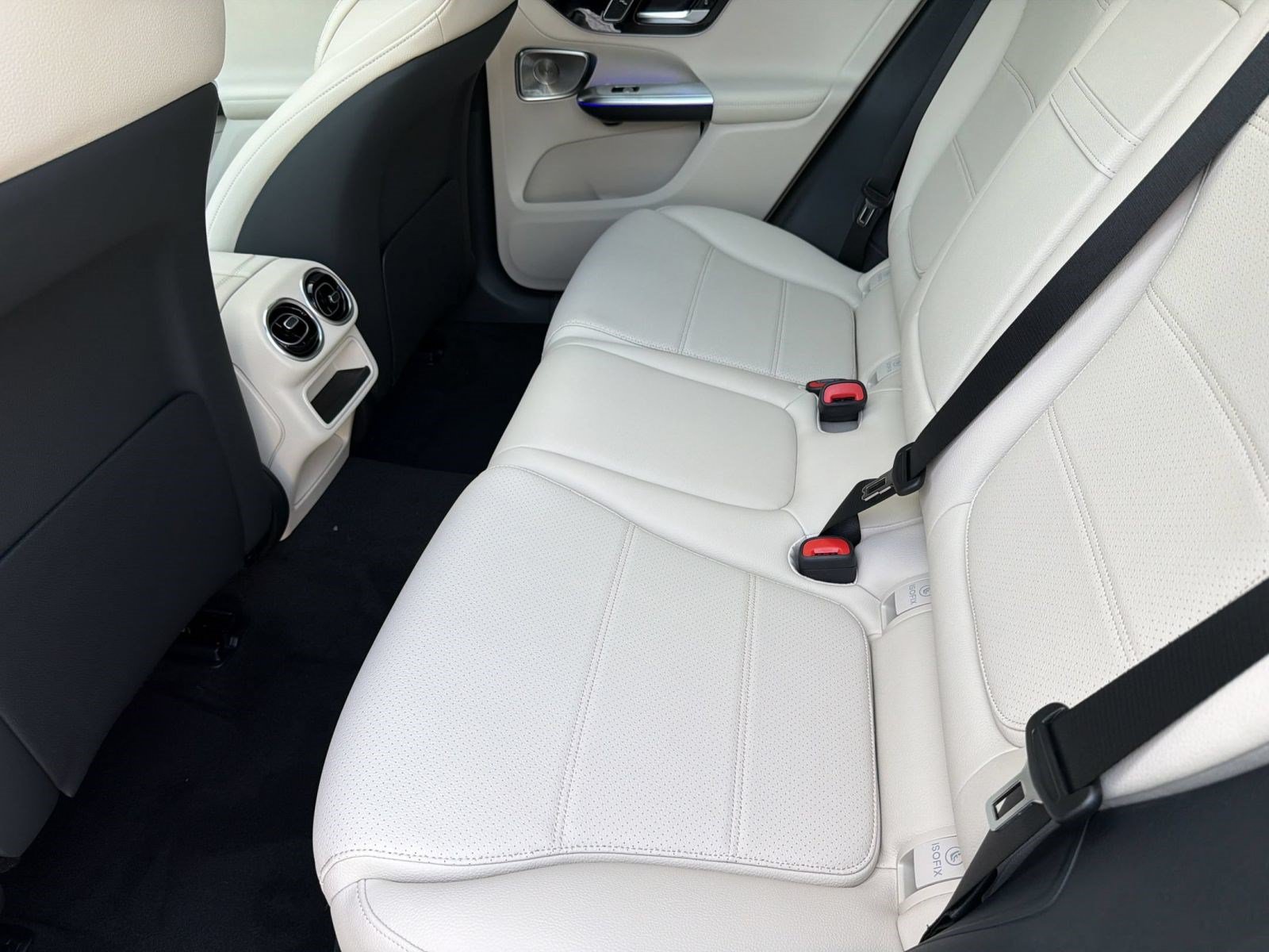 Used 2026 Mercedes-Benz GLC 300 4MATIC image 24