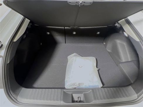 New 2025 Toyota Prius Plug-In Hybrid image 31