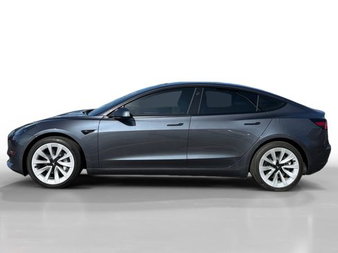Used 2023 Tesla Model 3 Standard Range RWD image 2