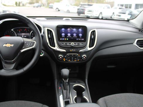 Used 2024 Chevrolet Equinox LT AWD/4WD image 9