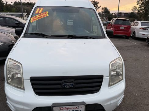 Used 2011 Ford Transit Connect XLT image 2