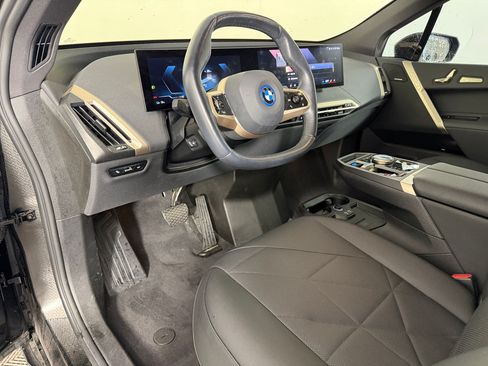 Certified 2024 BMW iX xDrive50 w/ Premium Package AWD/4WD image 4