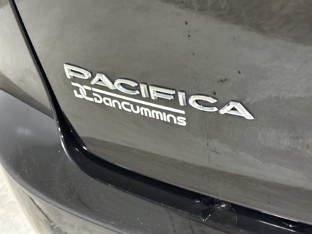 Used 2024 Chrysler Pacifica Touring-L FWD image 26