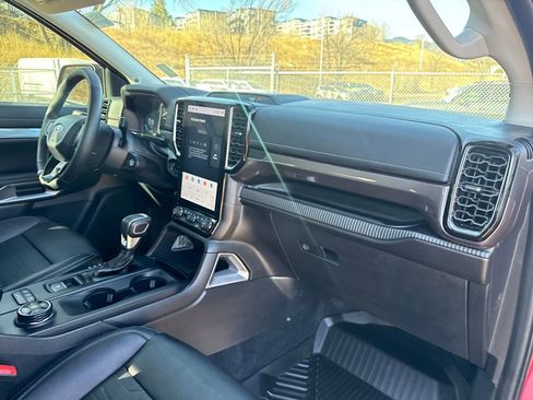 Certified 2025 Ford Ranger Lariat w/ FX4 Off-Road Package image 28