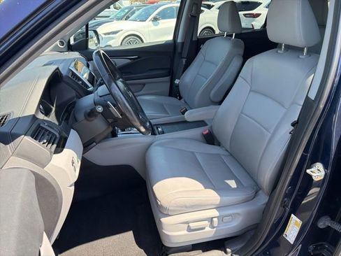 Used 2018 Honda Pilot Touring image 15