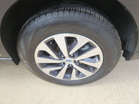 Used 2025 Subaru Outback Premium image 28