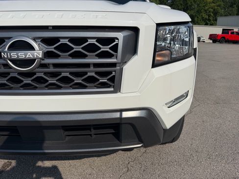 Used 2024 Nissan Frontier SV w/ SV Convenience Package AWD/4WD image 7